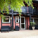 D'hotes Le Domaine Des Remparts Bed & Breakfast 3*