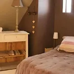 D'hotes Le Domaine Des Remparts Bed & Breakfast