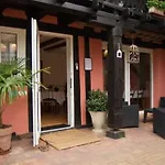 D'hotes Le Domaine Des Remparts Bed & Breakfast