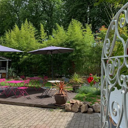 D'hotes Le Domaine Des Remparts Bed & Breakfast