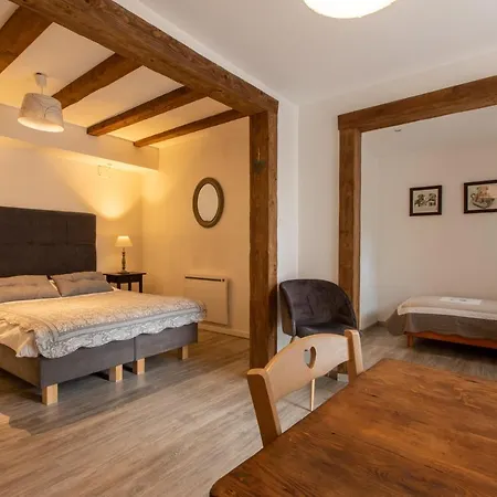 D'hotes Le Domaine Des Remparts Bed & Breakfast 3*