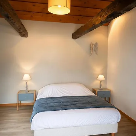 D'hotes Le Domaine Des Remparts Bed & Breakfast 3*