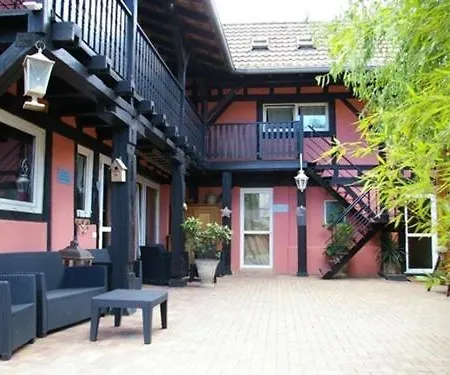 D'hotes Le Domaine Des Remparts Frühstückspension 3*