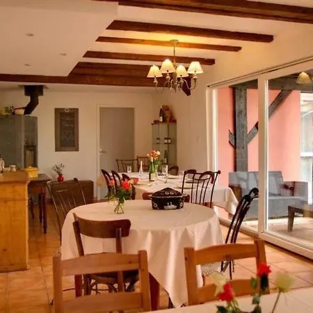 D'hotes Le Domaine Des Remparts 3*