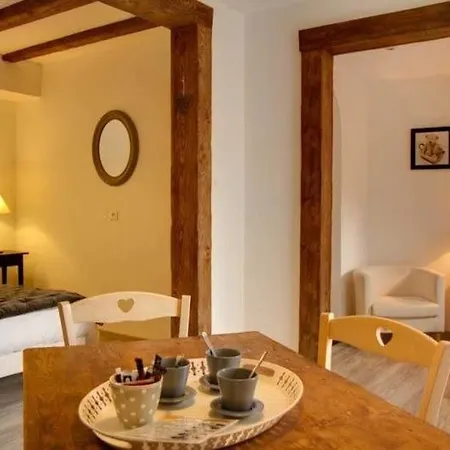D'hotes Le Domaine Des Remparts 3*